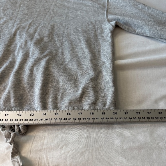 Old Navy Women's Long Sleeve Split Back Sweatshirt Tie Hem Gray Size Large - Picture 13 of 14